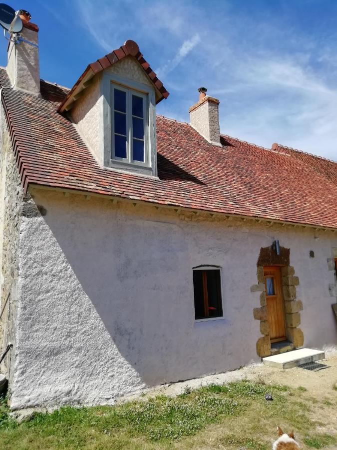 Chez Pastuso Bed & Breakfast Brigueil-le-Chantre Bagian luar foto